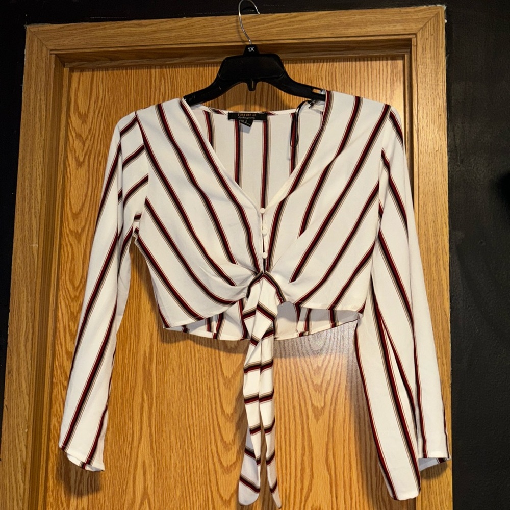check crop with tie and buttons